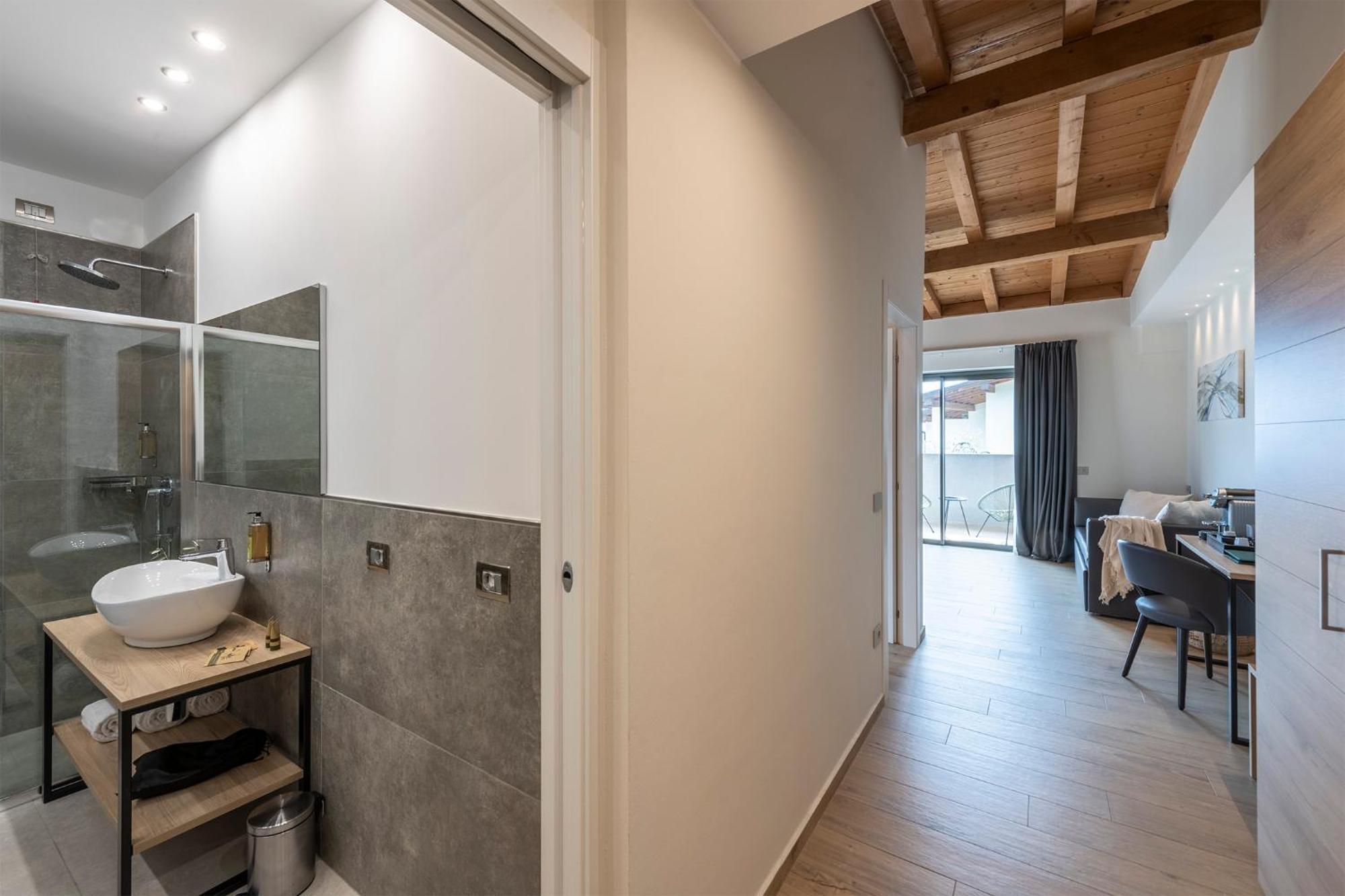 Evo Suites Apartments Limone sul Garda Zimmer foto
